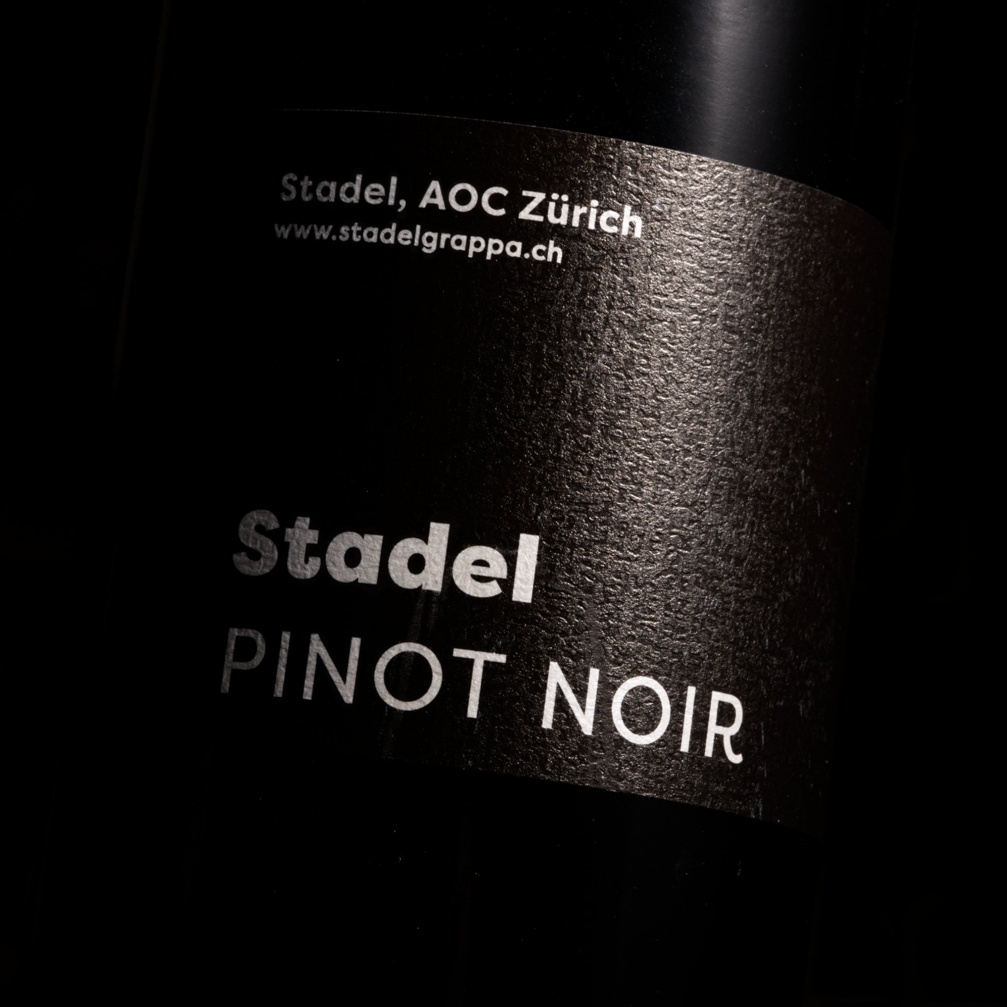 stadelgrappa, Traubenbrand, Wein, Rotwein, Weisswein, Grappa, Grappolino, Pinot Gris, Pinot Noir, Solaris, Riesling Silvaner, Fass
