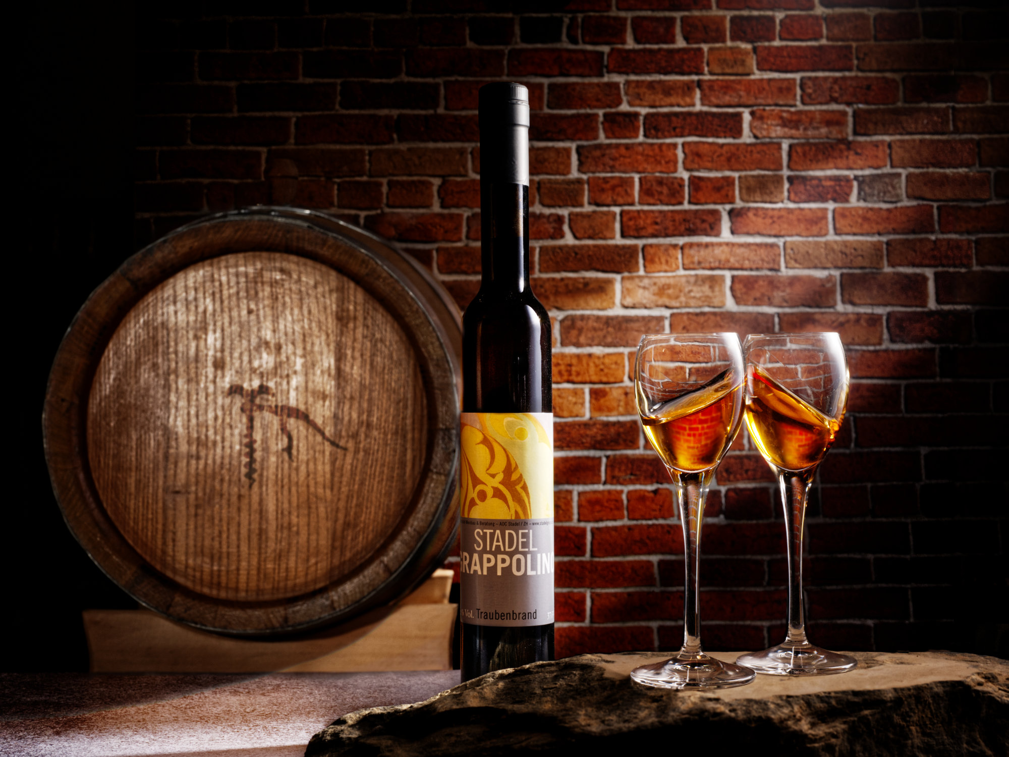 stadelgrappa, Traubenbrand, Wein, Rotwein, Weisswein, Grappa, Grappolino, Pinot Gris, Pinot Noir, Solaris, Riesling Silvaner, Fass